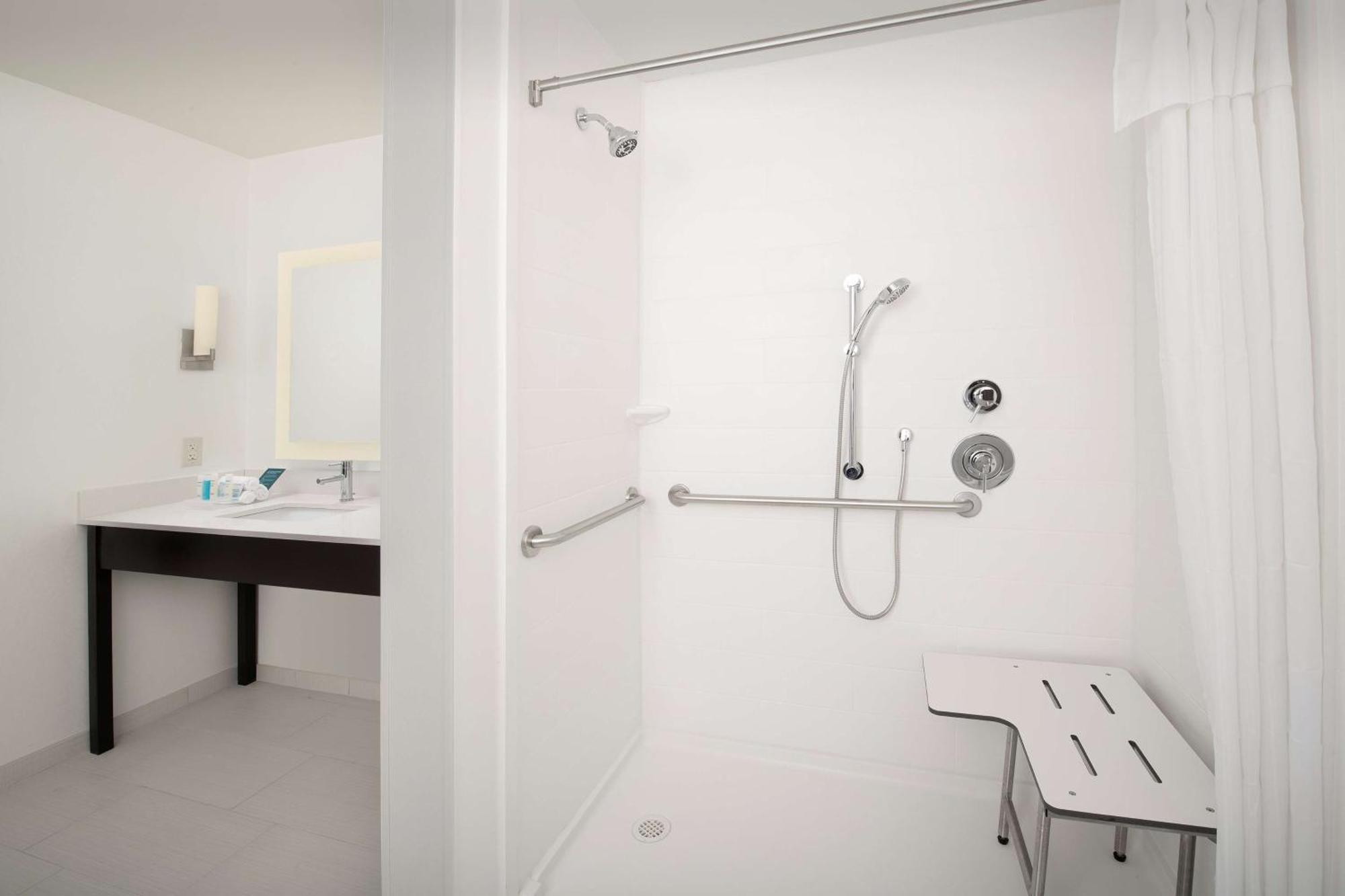 Homewood Suites By Hilton Kansas City Speedway Ngoại thất bức ảnh
