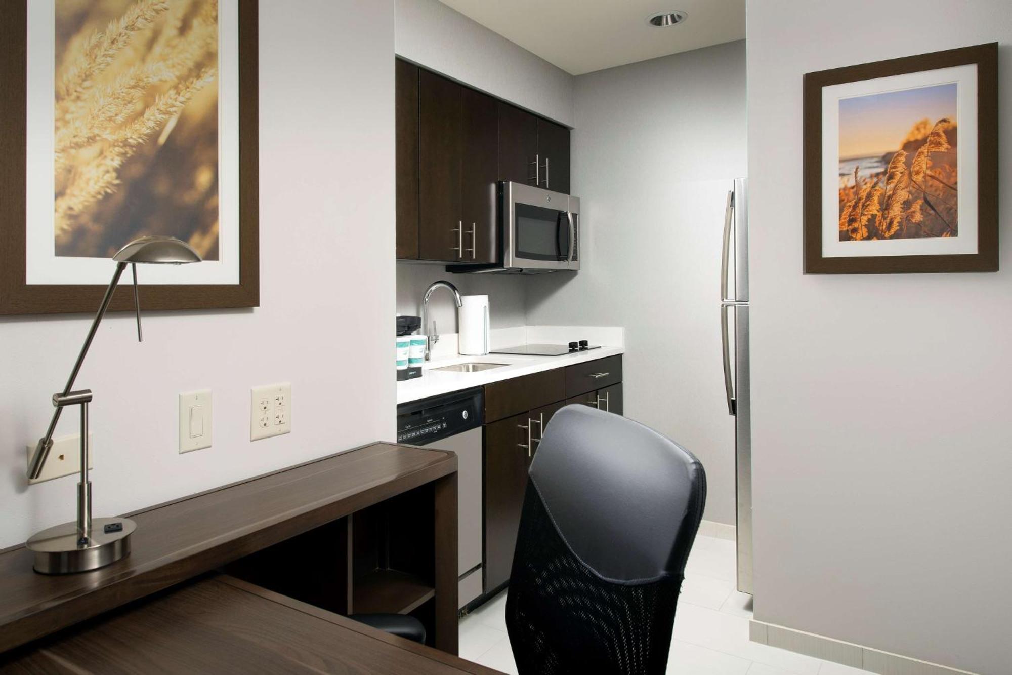 Homewood Suites By Hilton Kansas City Speedway Ngoại thất bức ảnh