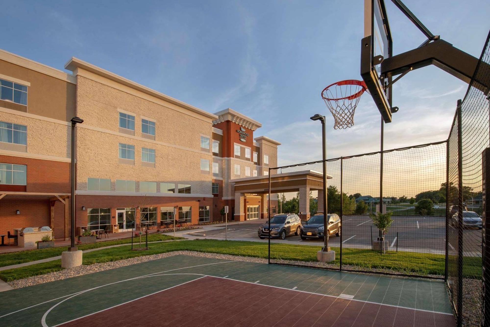 Homewood Suites By Hilton Kansas City Speedway Ngoại thất bức ảnh