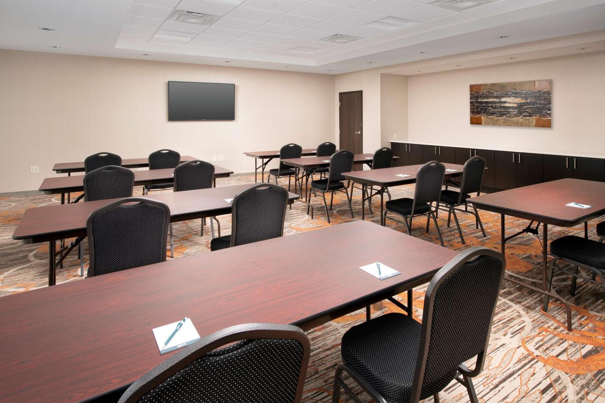 Homewood Suites By Hilton Kansas City Speedway Ngoại thất bức ảnh