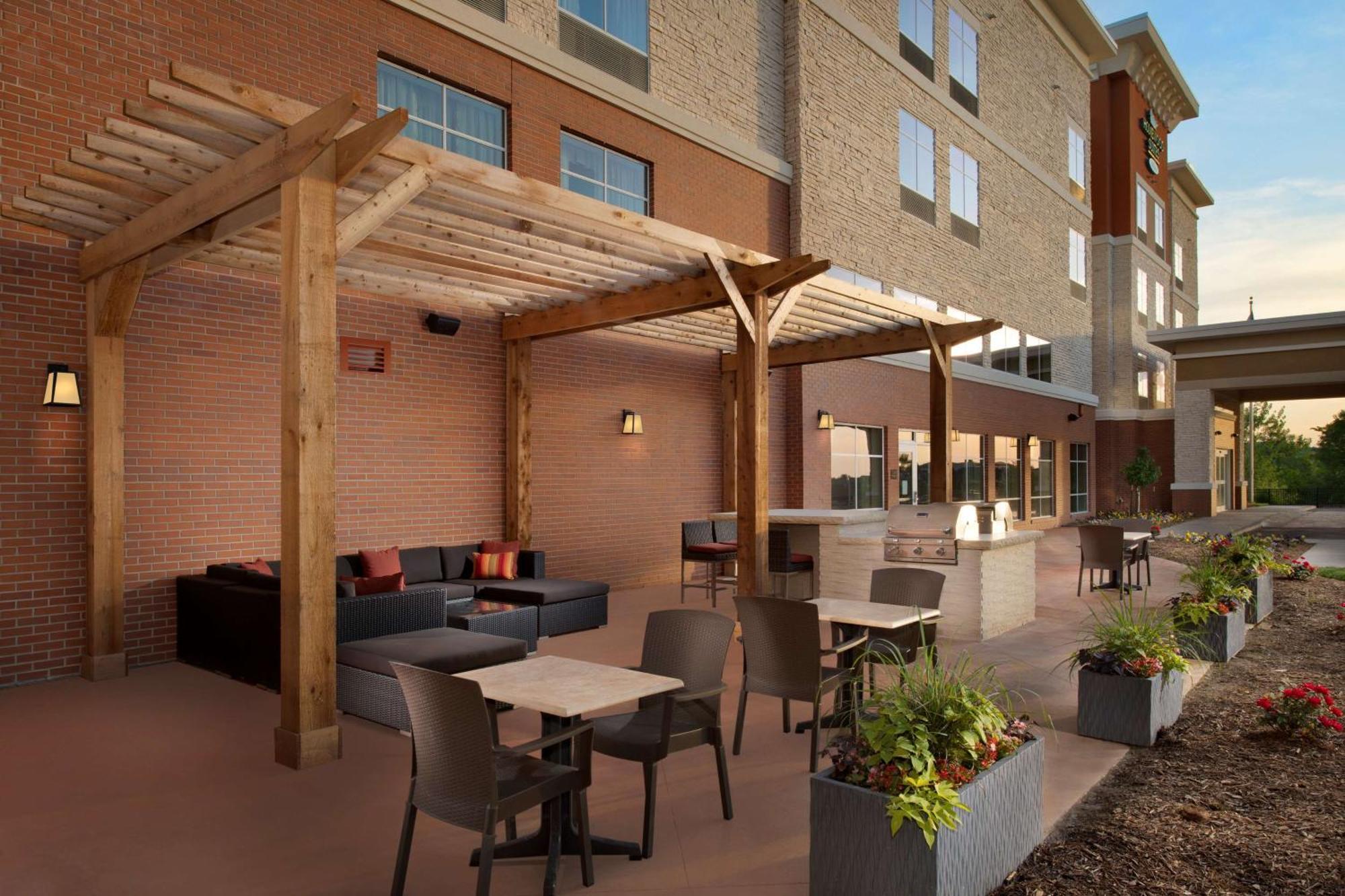 Homewood Suites By Hilton Kansas City Speedway Ngoại thất bức ảnh